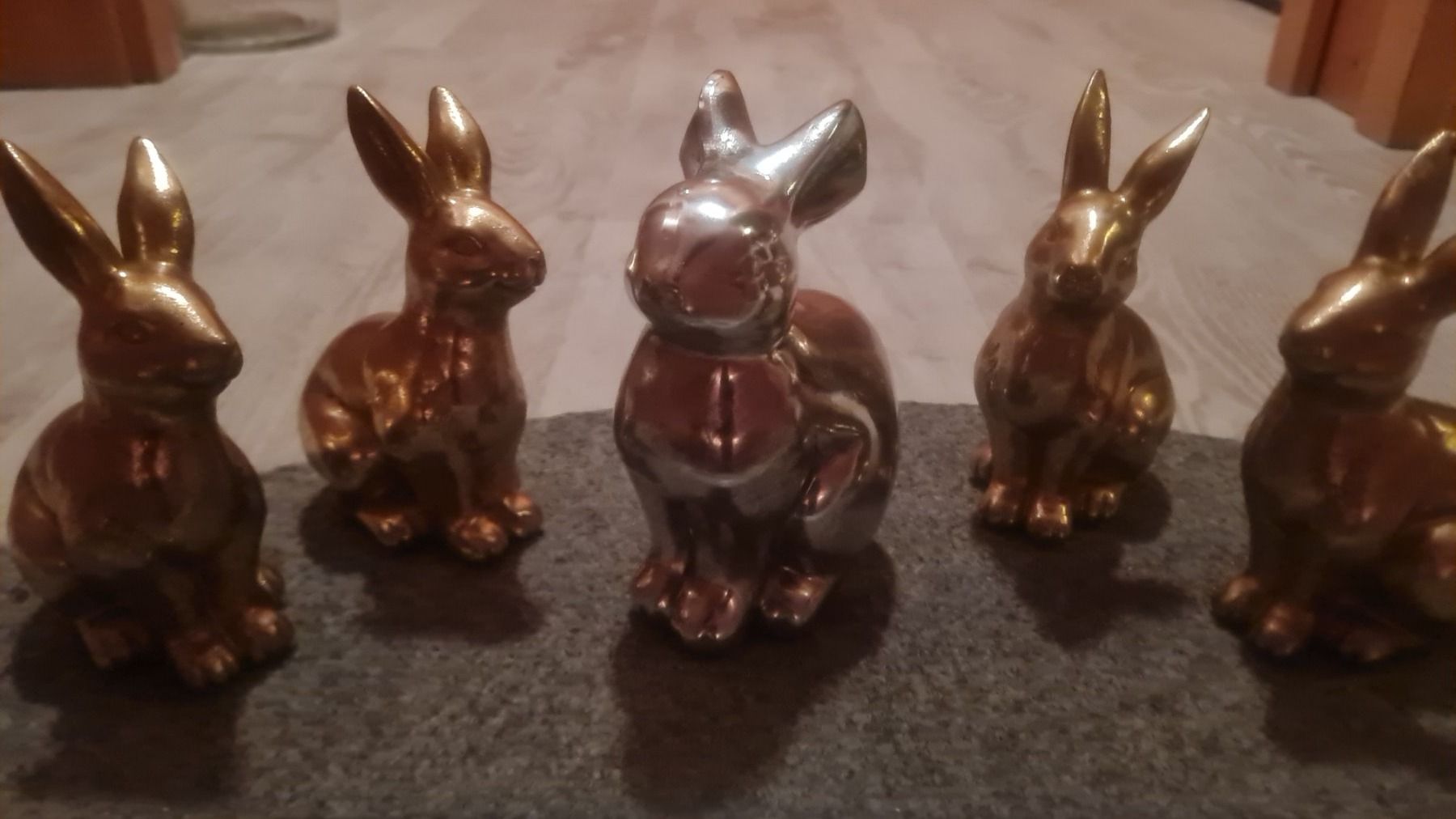 Statuette: 5 süsse Osterhasen – Nuovo (secondo la descrizione) da Münsingen venduto da Cuci31 1