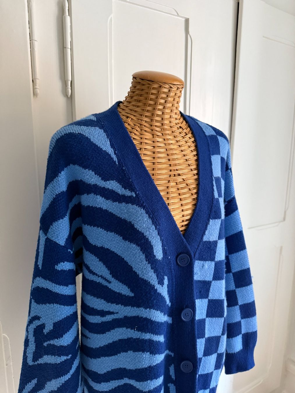 Asos Giacche: ASOS - Strickjacke Cardigan blau gemustert 38 – Usato da Zürich venduto da Diazaio 1