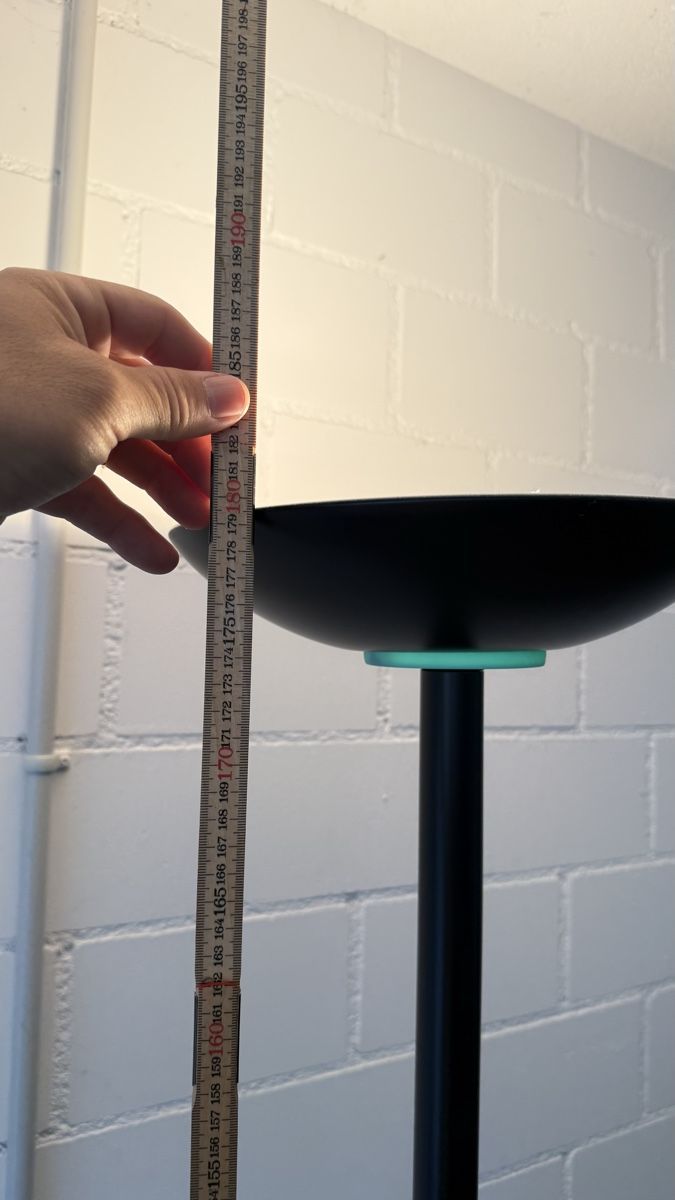 Lampade: Schwarze Stehlampe, dimmbar, – Usato da Brüttisellen venduto da ELM2019 4