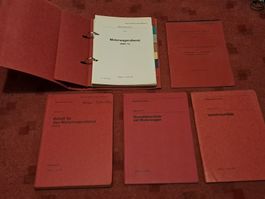 Lot von 4 Reglemente + 1 Ordner der Motorfahrer