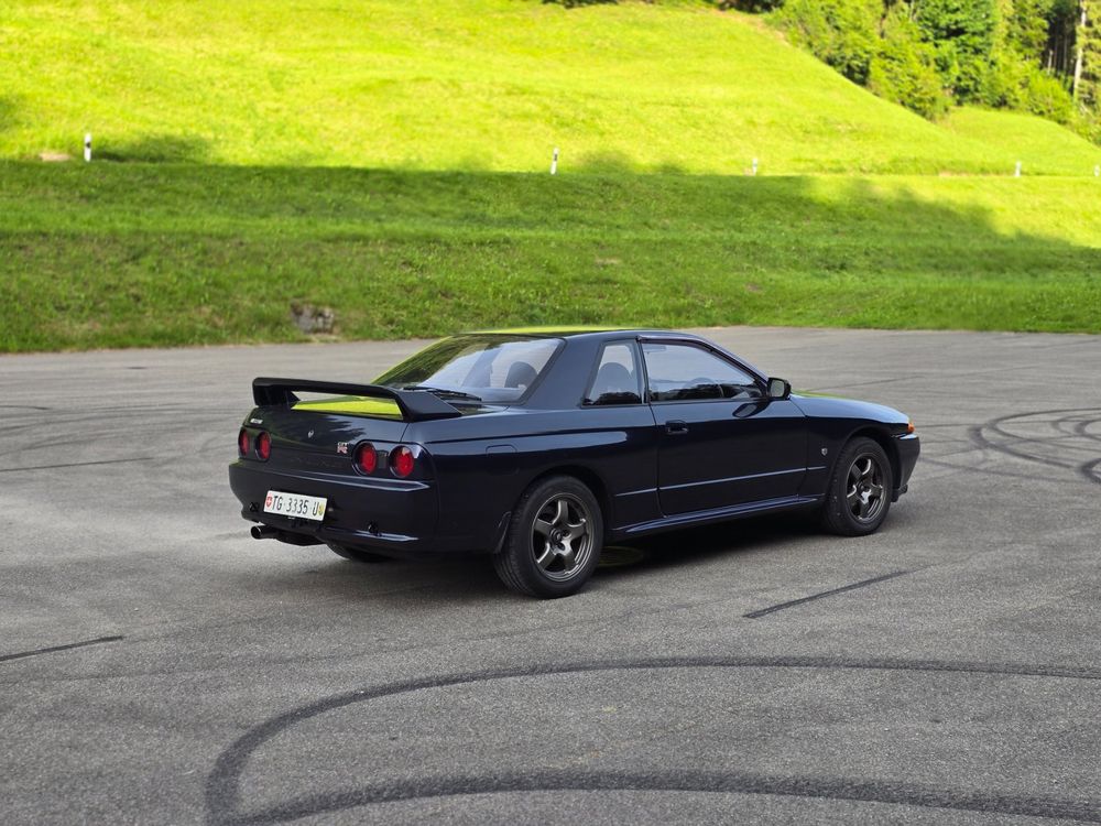 Nissan Skyline GT-R R32 in seltenem TH1 blau,Originalzustand (Gebraucht ...