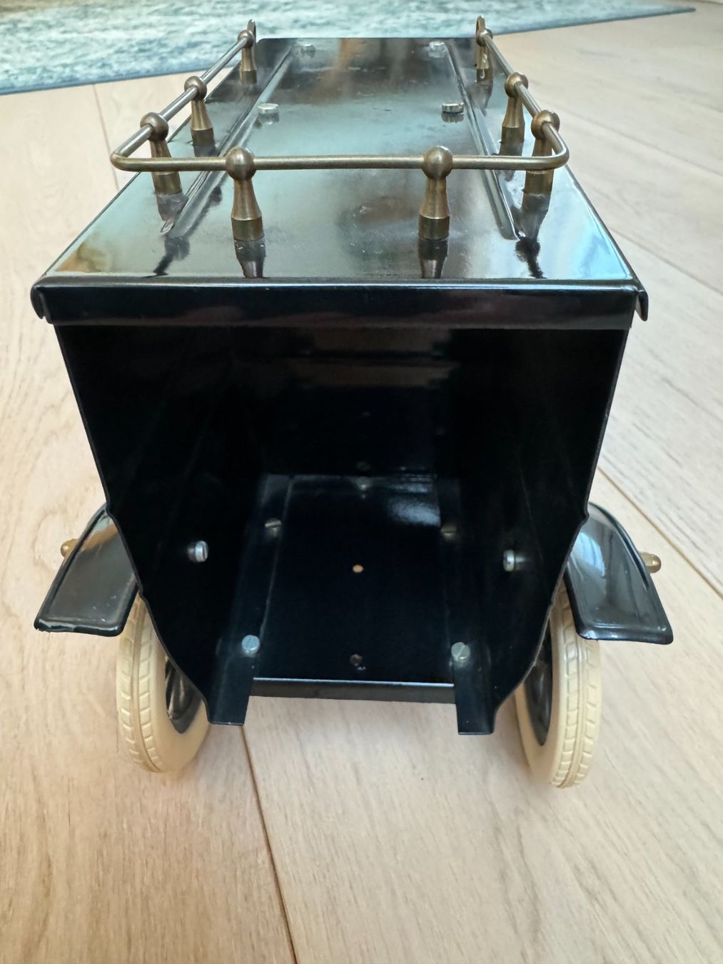 Modellini d'auto: Modell Auto J B, schwarz Metall  **NEU** – Nuovo (secondo la descrizione) da Siebnen venduto da Trans-Am 4