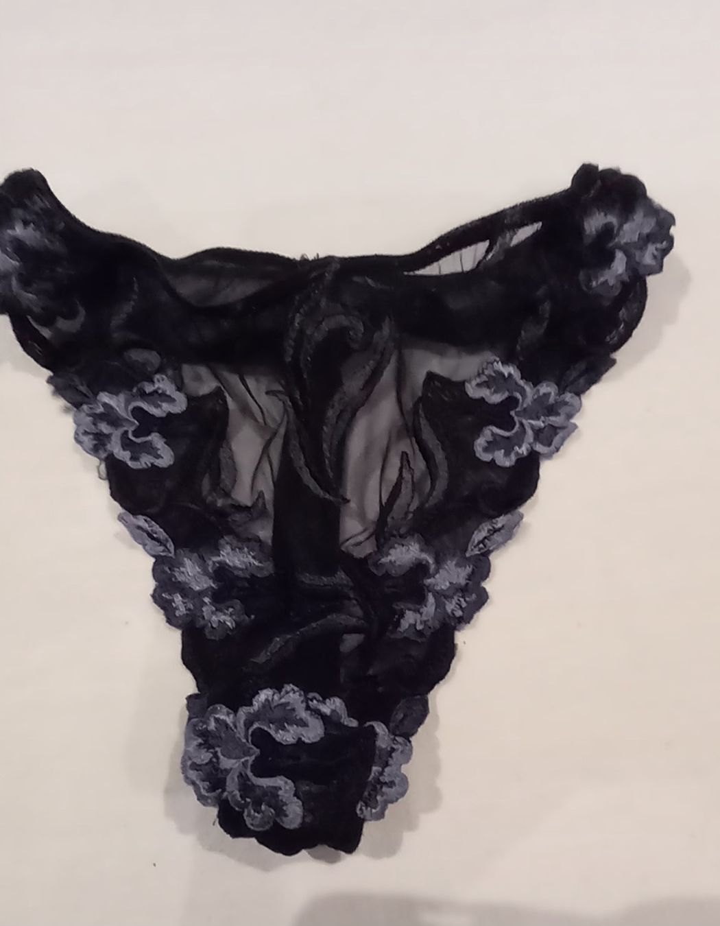 Lise Charmel Sonstige Unterwäsche: Soutien-gorge et string Lise Charmel 75B /M – Gebraucht aus La Chaux-de-Fonds von Boutique333 5