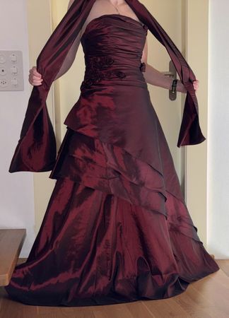 Abendkleid in bordeaux Fashion New York Grösse S