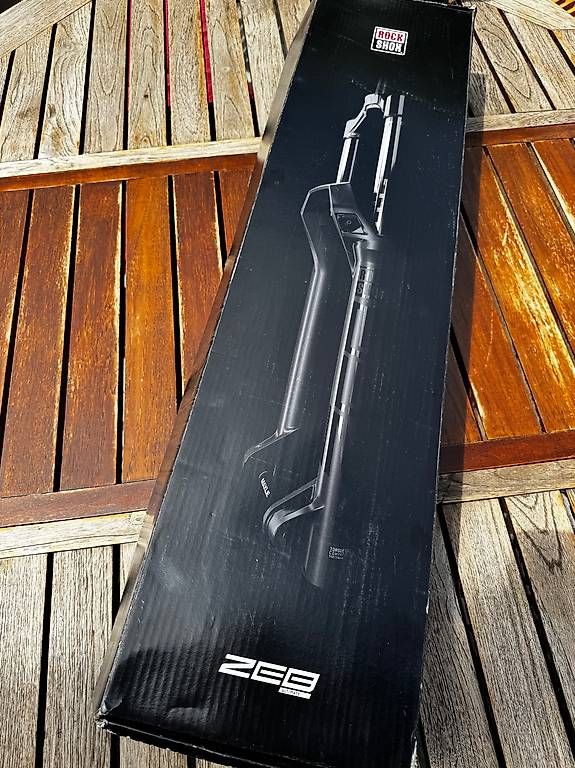 Rockshox Pezzi di ricambio: Fourche Rockshox ZEB Ultimate 29" 170mm – Usato da La Tour-de-Trême venduto da w.max 4