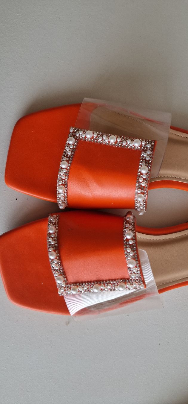 Damenschuhe: Orange Sommersandalen Gr. 38 mit Perlen – Neu (gemäss Beschreibung) aus Chur von car_5clc 1
