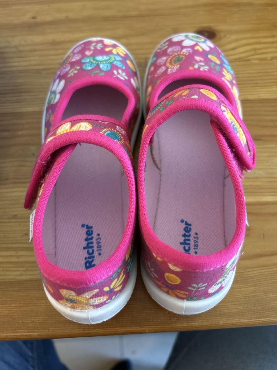 Scarpe per ragazze: Richter Kinder Hausschuh Gr. 30 – Nuovo (secondo la descrizione) da Zürich venduto da Armeno 3