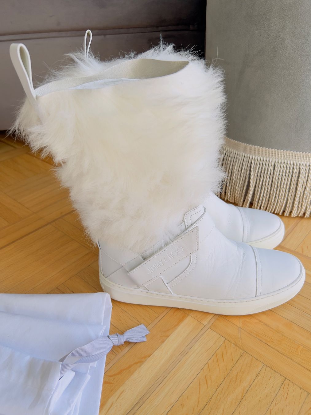 Jimmy Choo Scarpe da donna: Stiefel mit Fell Jimmy  Choo – Usato da Zürich venduto da VicParis5