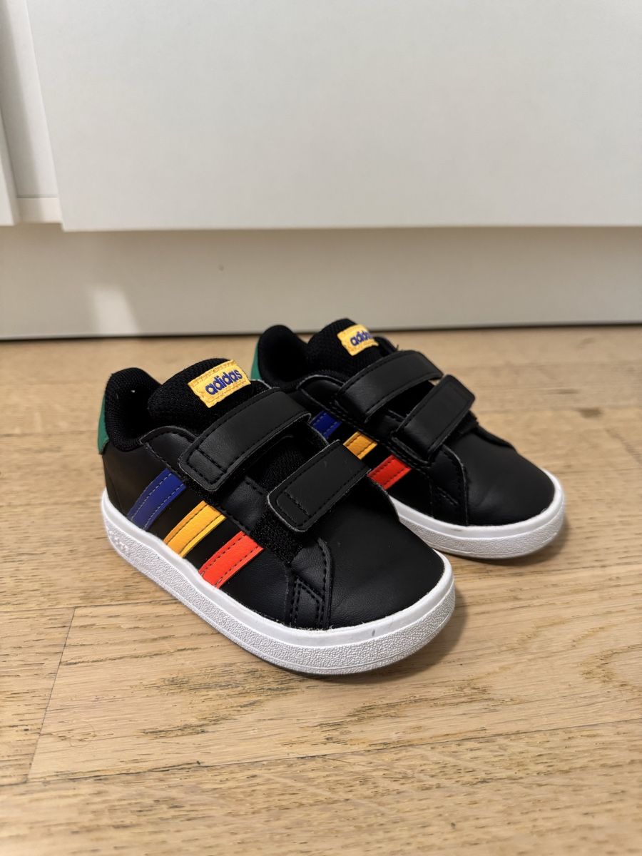 Adidas Scarpe per ragazzi: Kinderschuh Adidas Gr.22 – Usato da Bottmingen venduto da Giamonda88