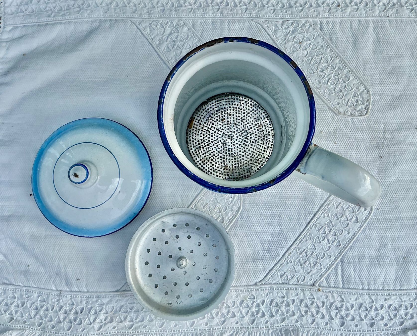 Küchengeräte: URALTES EMAIL KAFFEE/TEESIEB UM 1920 – Gebraucht aus Zell LU von Silvermemory 3