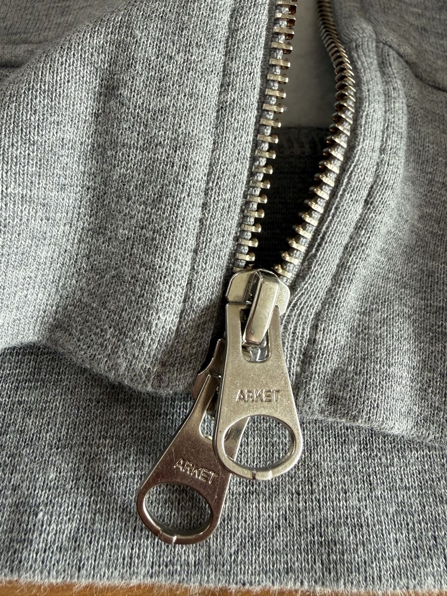 Arket Giacche: ARKET Sweatshirt Jacke Grau S – Usato da Lugnorre venduto da jettsett 8