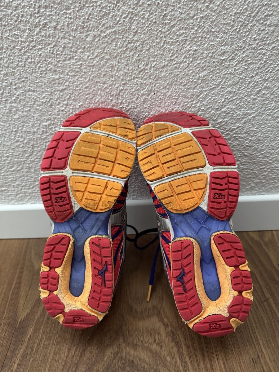 Mizuno Scarpe per ragazze: Mizuno Laufschuhe Grösse 37 – Usato da Grenchen venduto da gulx 2
