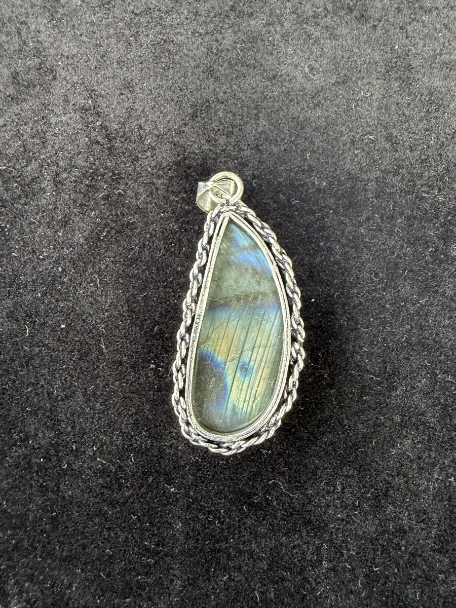 Pietre preziose: Pendentif Labradorite – Usato da Bouveret venduto da GemX 1