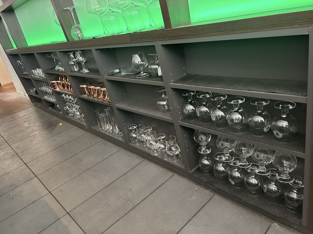 Chaises: Kompl Inventar Restaurant – D'occasion à Stans par Benzen 6