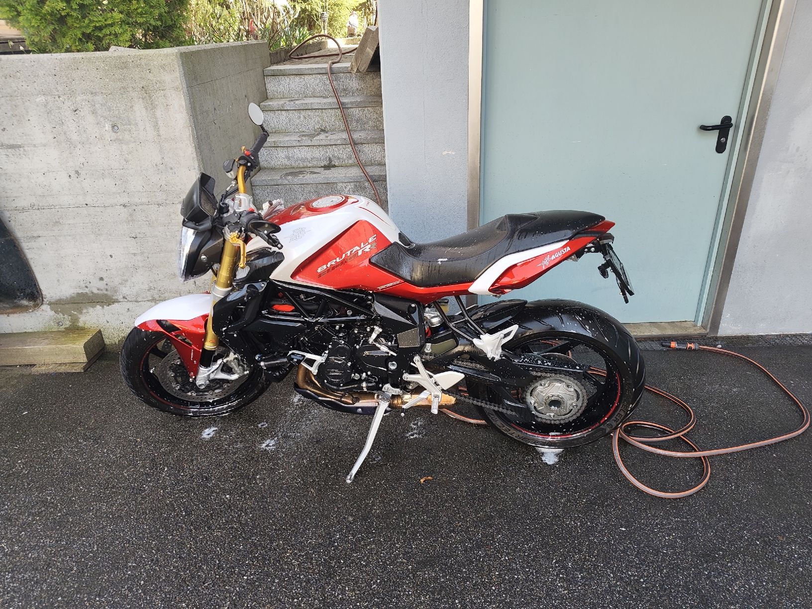 MV Agusta Strada: MV Agusta Brutale 800RR – Usato da Bürglen UR venduto da davestadler97 1
