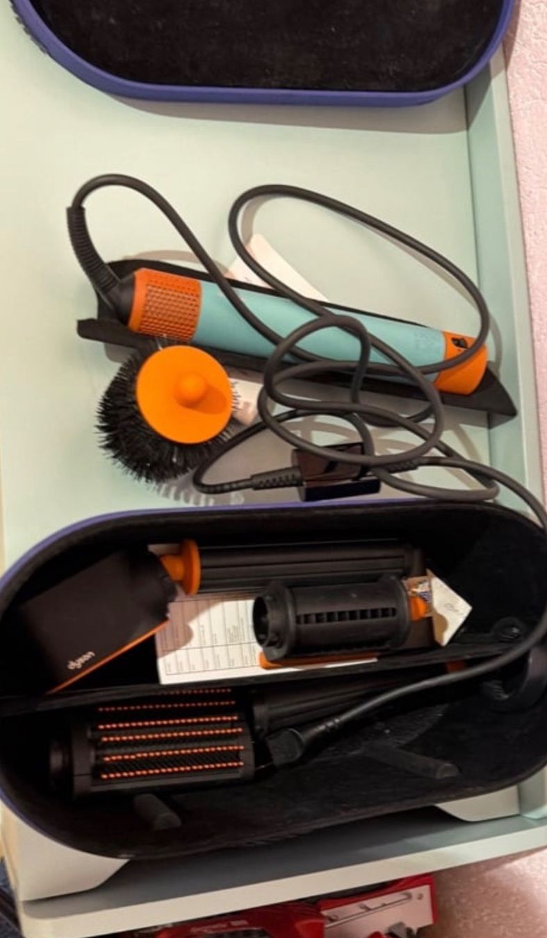 Dyson Asciugacapelli: Dyson Airwrap Complete Long Storage Case Blue – Usato da Gebenstorf venduto da AA2015 2