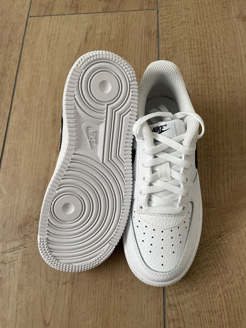 Nike Scarpe per ragazzi: Nike Force 1 Gr. 30 NEU – Nuovo e nell'imballaggio originale da Waltenschwil venduto da hansnine 4