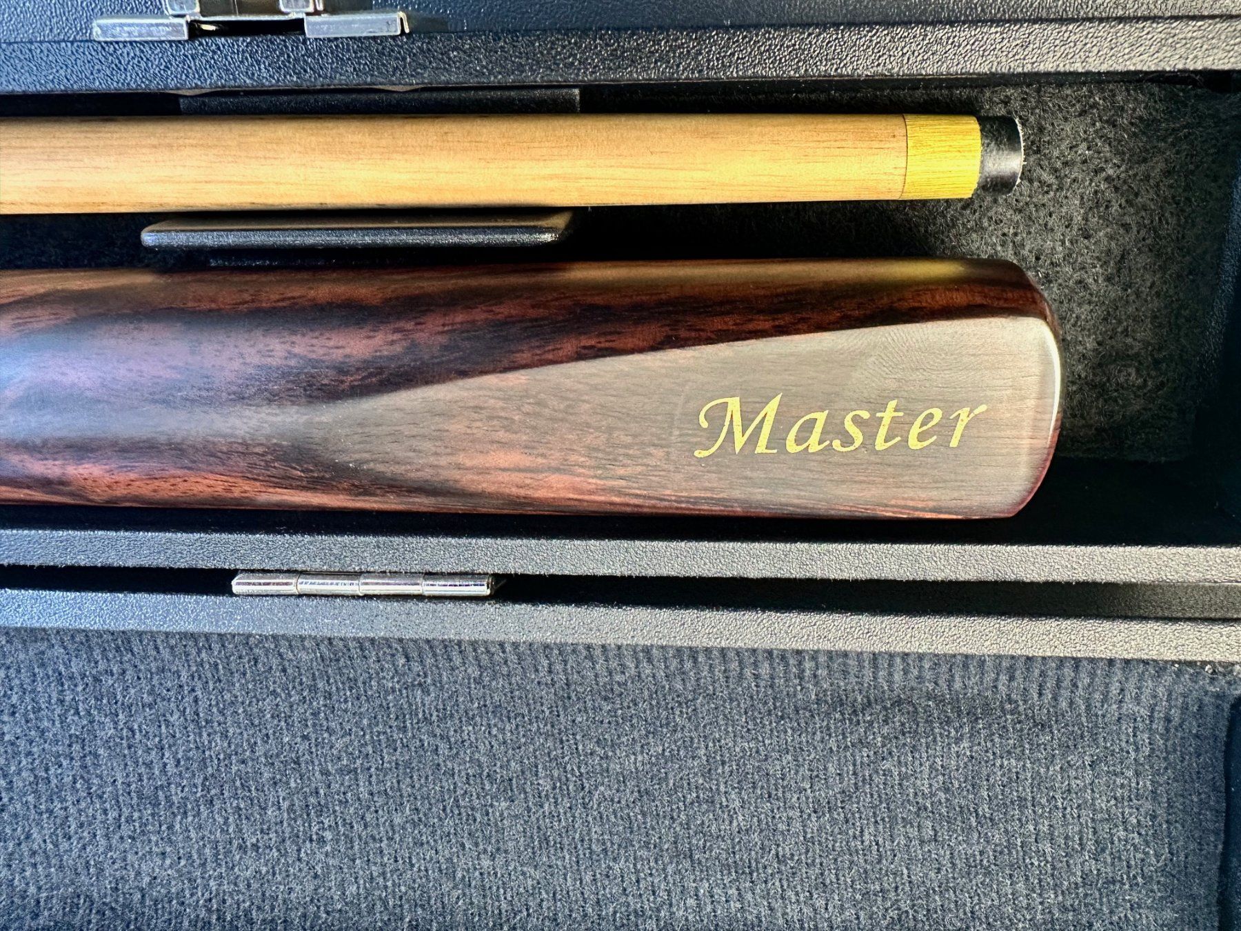 Spiele: Queue de billard Master - Précision et Élégance assurée! – Gebraucht aus Genève von DeepPurple2020 2