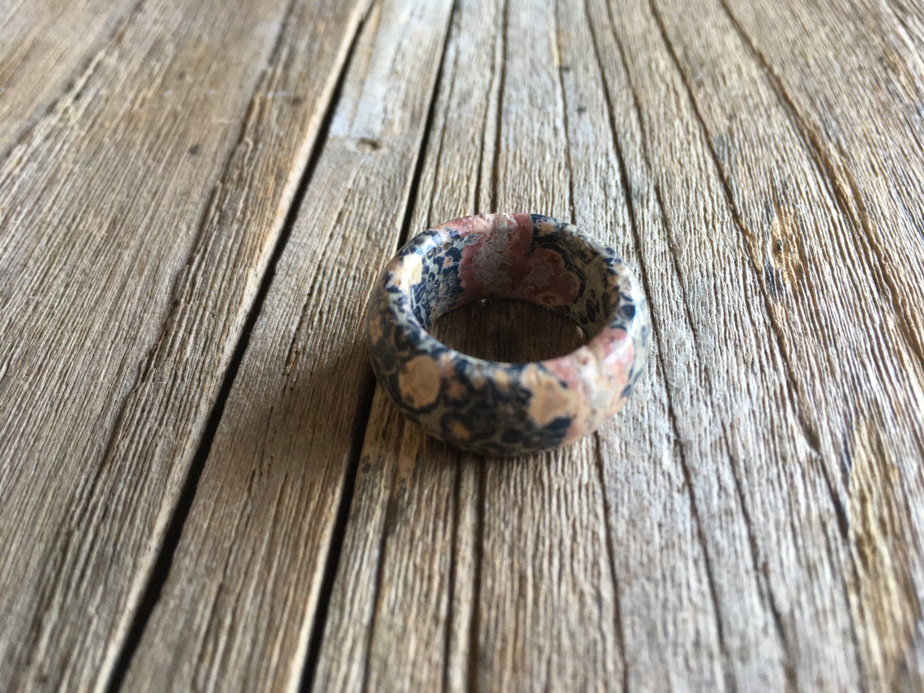 Anelli: RHYOLITH  FINGERRING  BREITE 10mm  GRÖSSE 53 – Nuovo e nell'imballaggio originale da Aesch ZH venduto da LiquidAktion