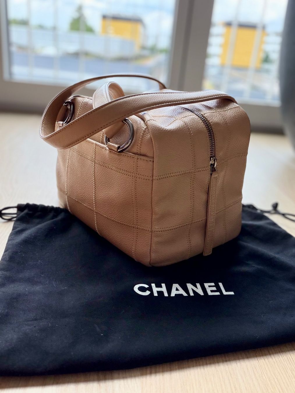 Chanel Borse da donna: Sac à main Chanel cuir beige – Usato da Adliswil venduto da vic_dxw7 3