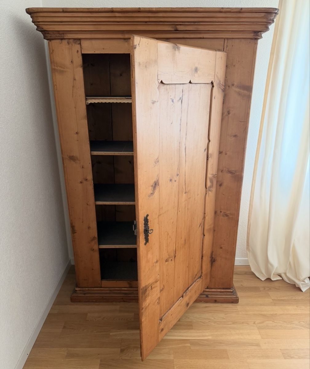 Armadi: Alter Bauernschrank – Usato da Rorschach venduto da nan_8rts 1