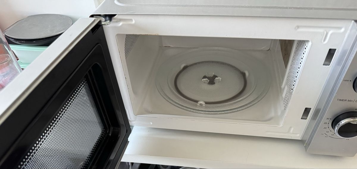 SilverCrest Küchengeräte: SilverCrest SMW 700 D3 Mikrowelle – Gebraucht aus Zürich von Goliat21 3