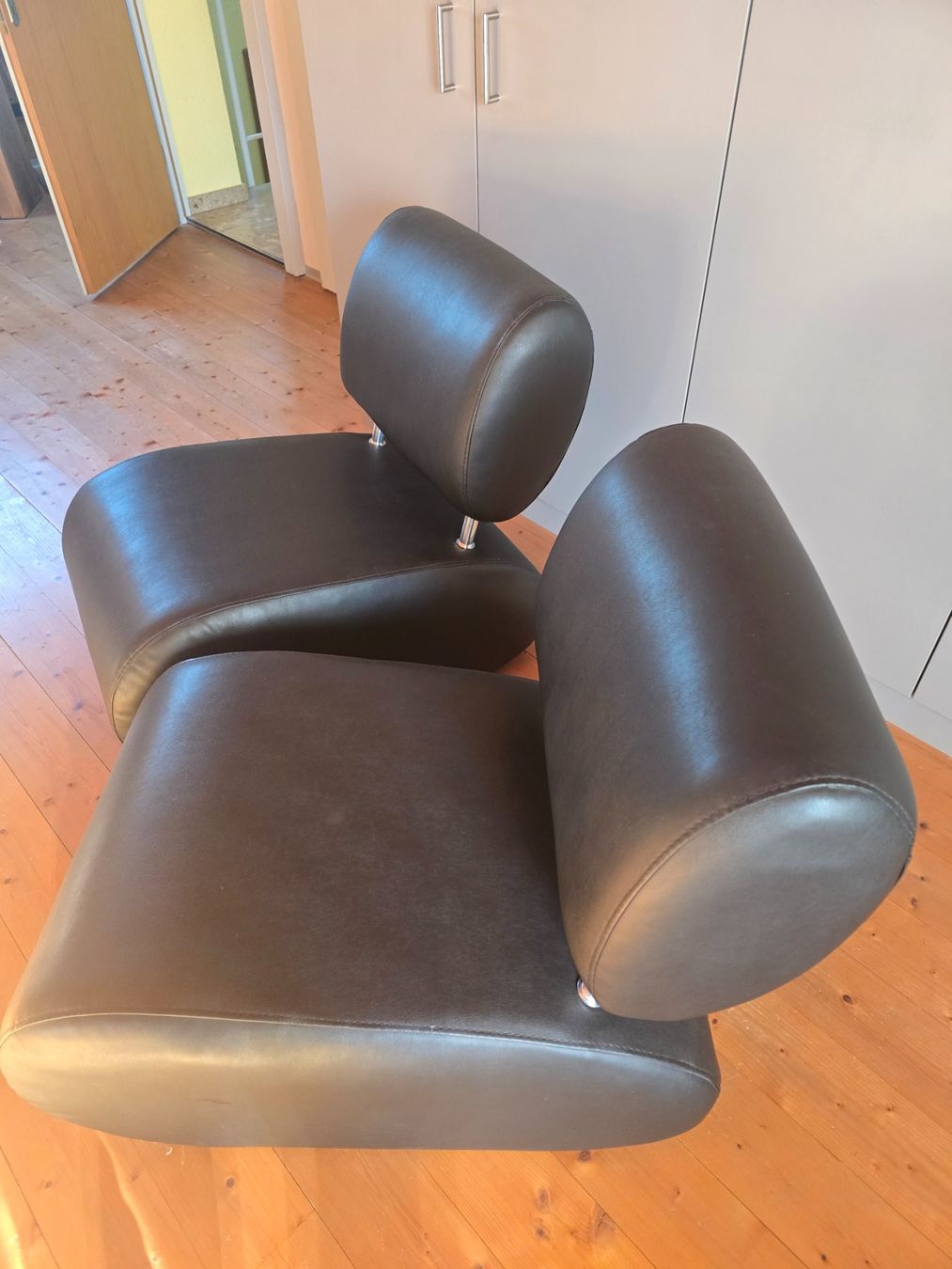Poltrone: Zwei GROOVY Lounge-Sessel – Usato da Diepoldsau venduto da komando2 1