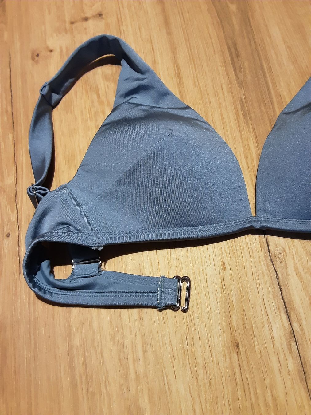 H&M Costumi da bagno & Bikini: H&M Triangel Bikini-Top, Gr. 75B, – Usato da Altdorf UR venduto da Brandli 1
