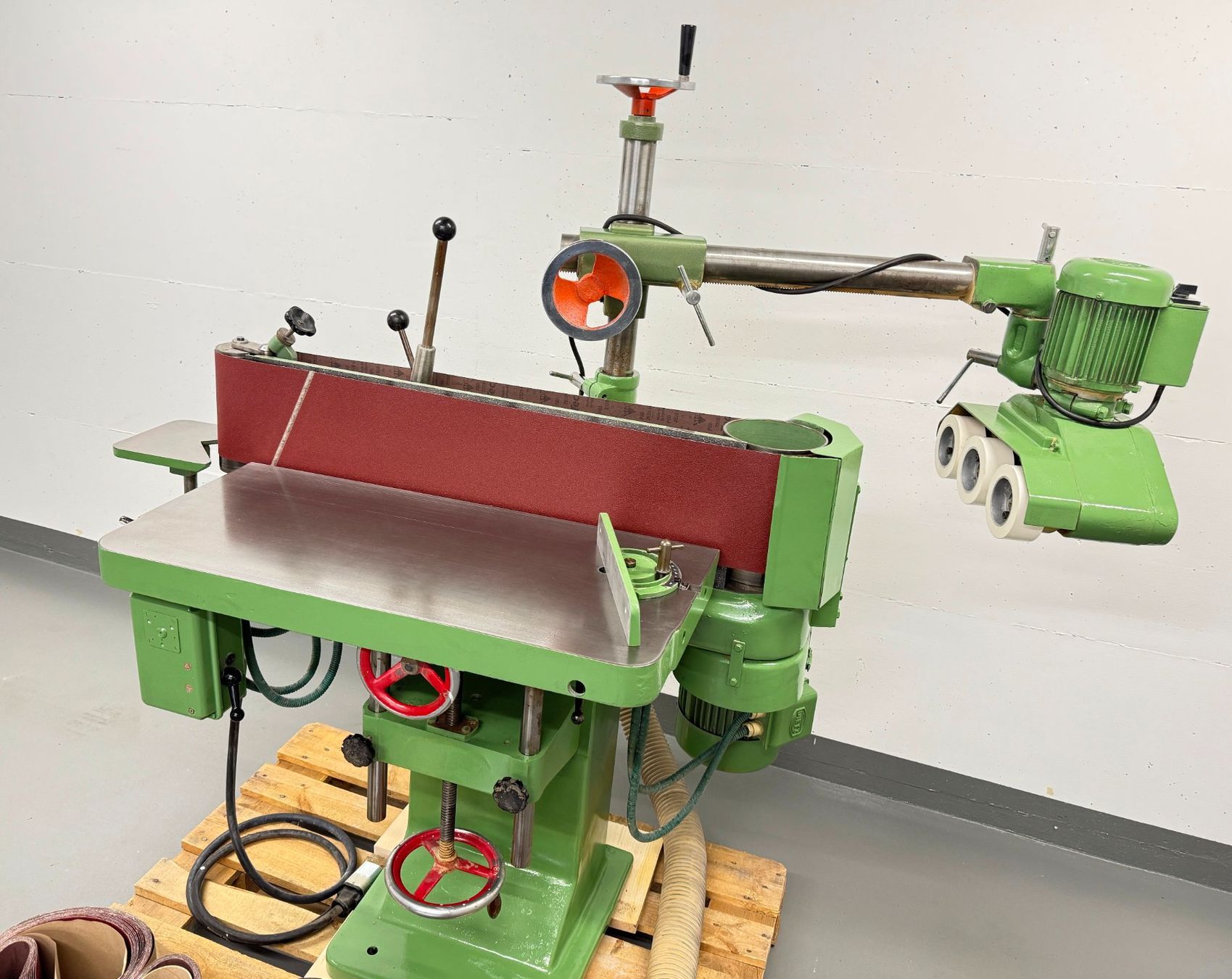 Schleifen & Polieren: Kantenschleifmaschine – Gebraucht aus St. Gallen von Holzbaum 9