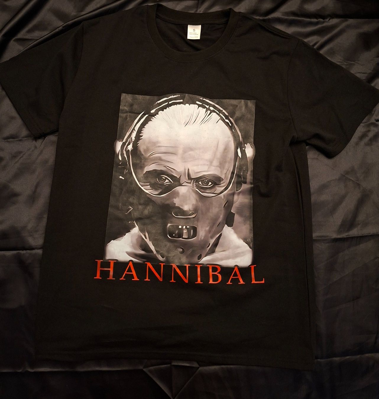 T-shirt: Hannibal Lecter Shirt – Nuovo (secondo la descrizione) da Uetendorf venduto da lau_2vqn