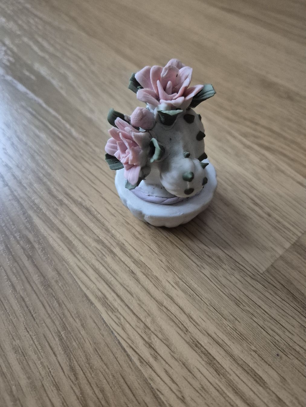 Figuren: Keramik Kaktus mit Blüte Deko – Gebraucht aus Langenthal von Polarisstern