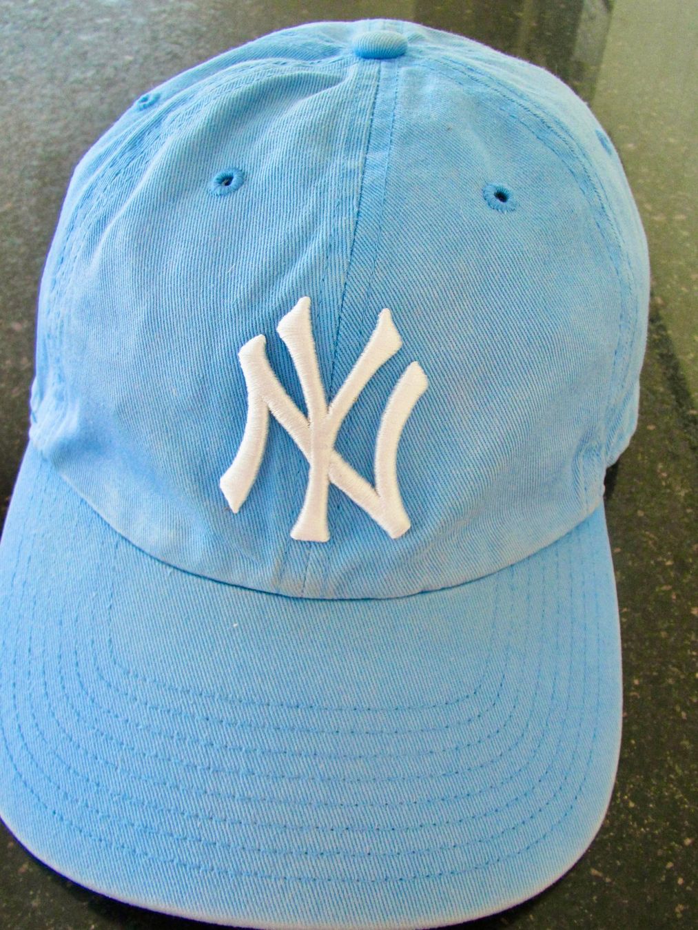 Hüte, Mützen & Caps: CASQUETTE NY 47 – Gebraucht aus Murten von Selliot