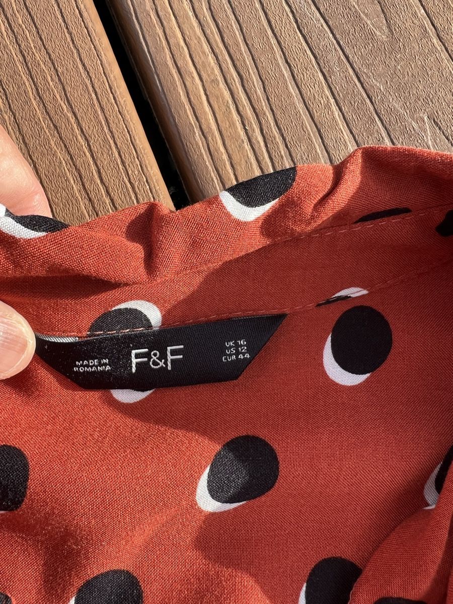 Chemisiers: F&F Bluse Gr. 42/44 – D'occasion à Oeschgen par Elmermo 2