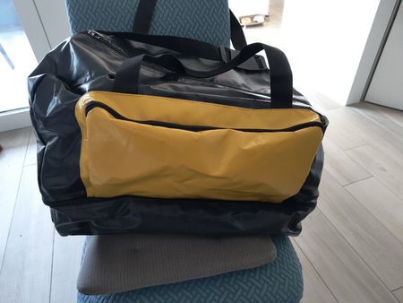 Grosse Reisetasche schwarz gelb 