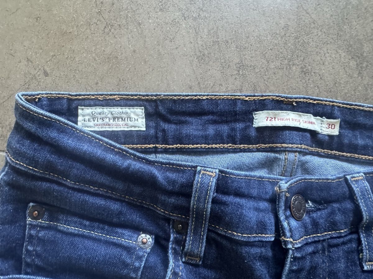 Levi's Jeans: Jeans Levi’s – Gebraucht aus Corpataux von seniz 2
