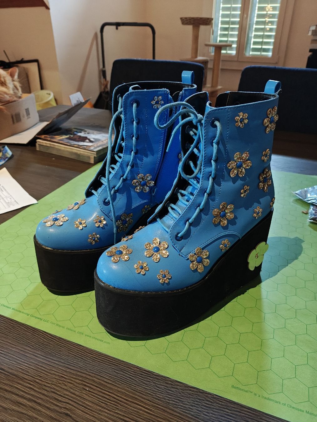 Scarpe da donna: Koi platform boots – Usato da Mönchaltorf venduto da Llyrian