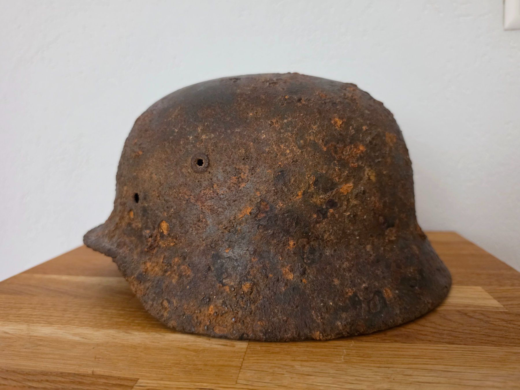 Uniformi: M35 Stahlhelm der Luftwaffe Bodenfund WW2 – Difettoso da Chur venduto da Ghostwulf