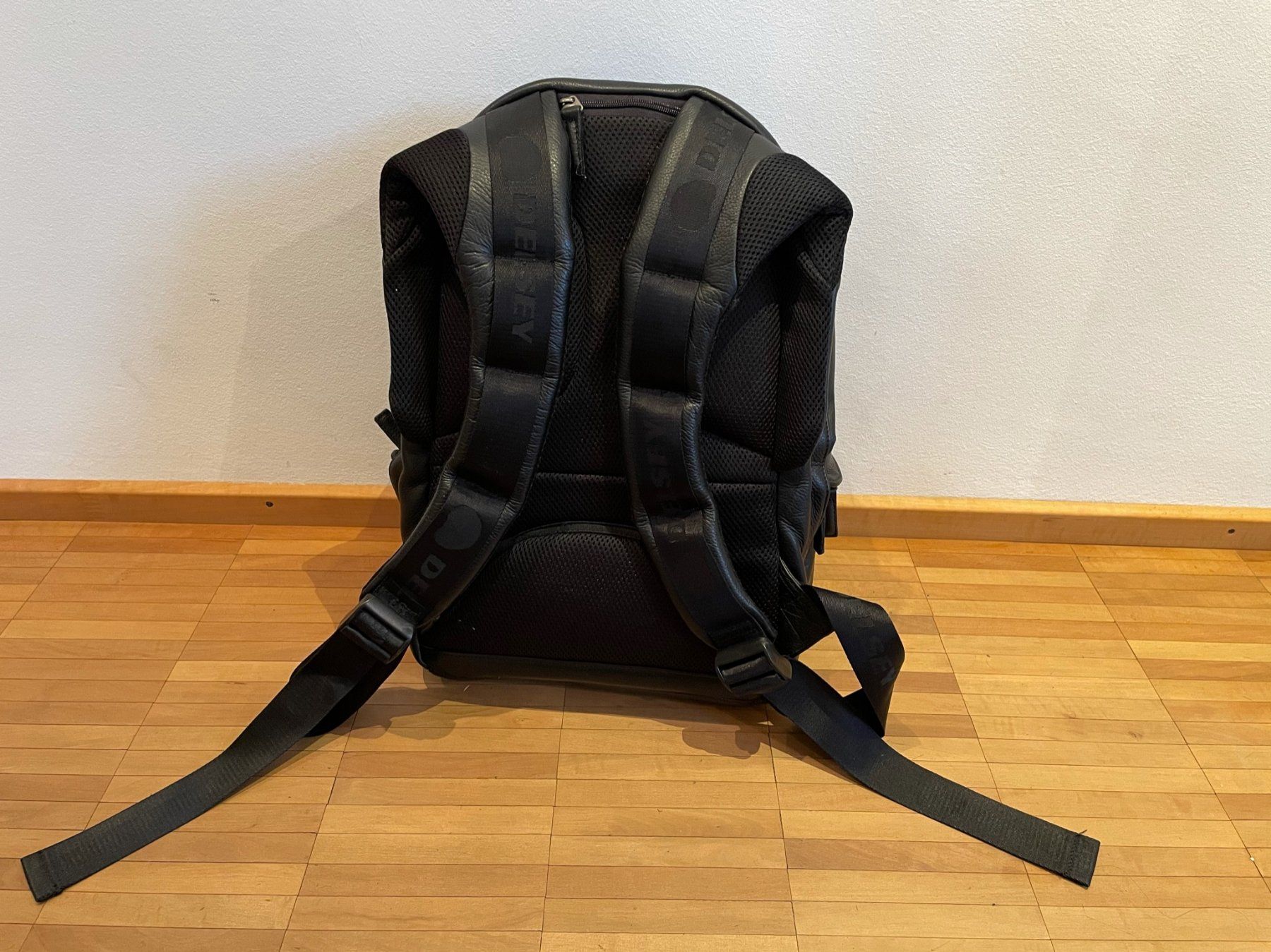Rucksäcke: Delsey Corium Digital SLR  & Computer Leder Rucksack – Gebraucht aus Kilchberg ZH von HomeZH 1