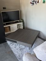 Moderner, brauner Salontisch aus Holz