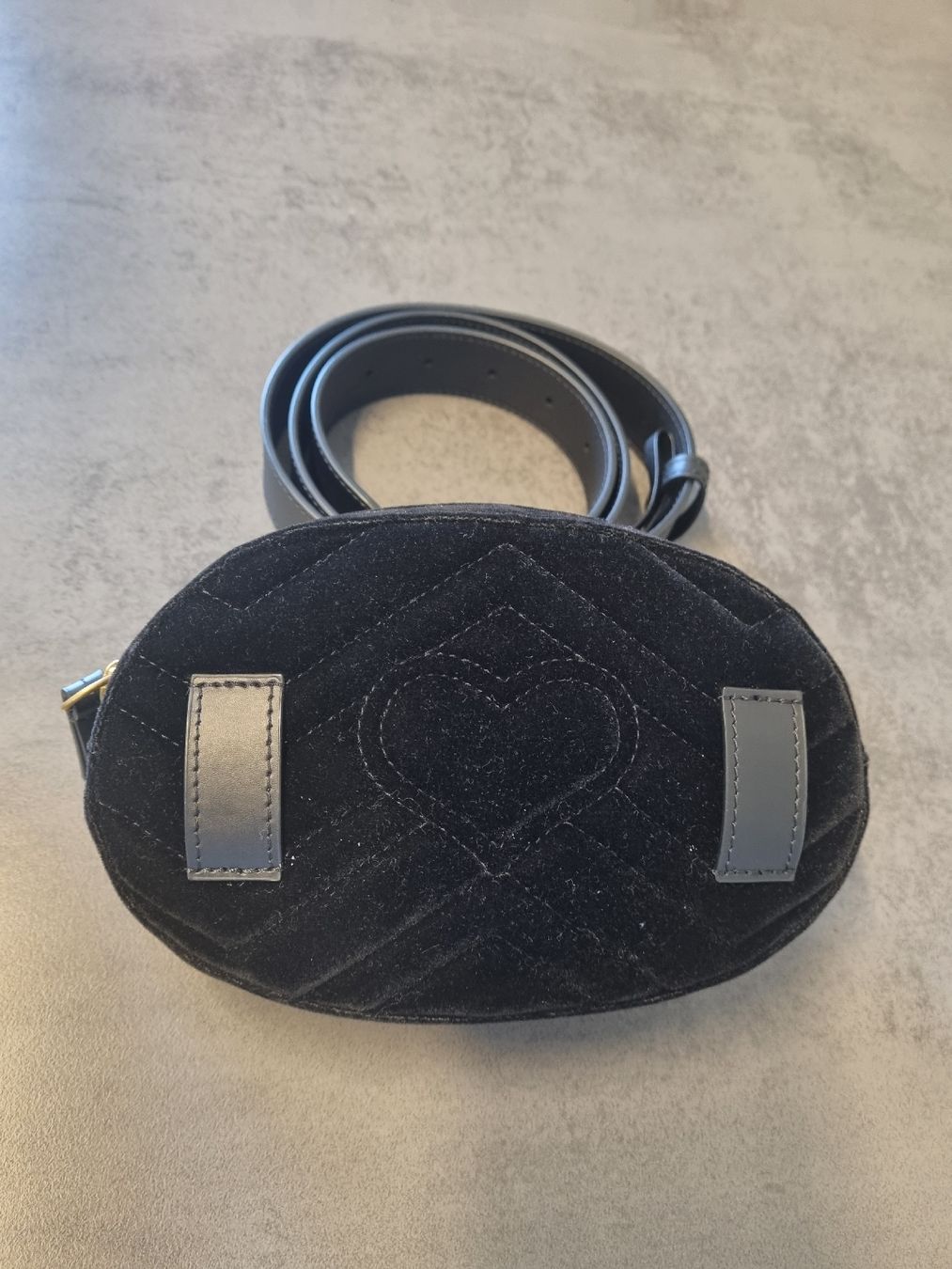 Gucci Borse da donna: Gucci Gürteltasche Marmont Samt Schwarz – Usato da Horw venduto da sra_wt8j 1