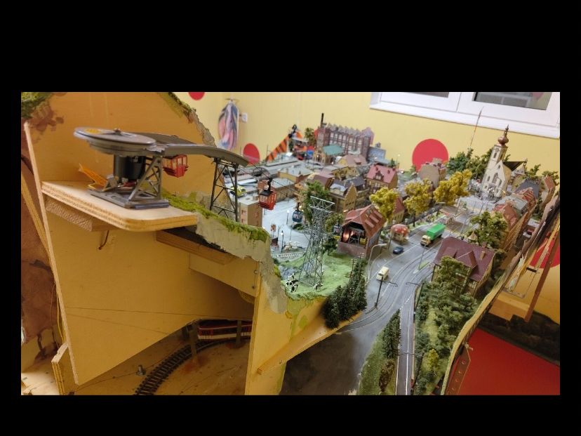 Märklin Modellini di ferrovie: Märklin H0 Modellanlage – Usato da Subingen venduto da Pinkflower 1