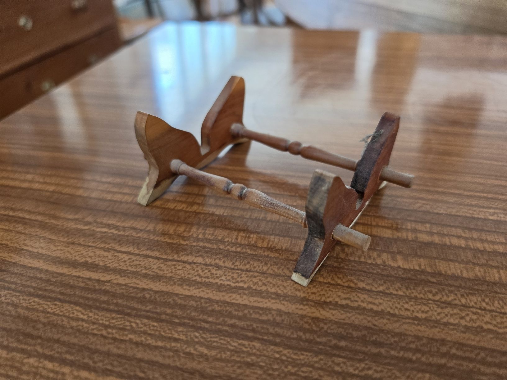 Kit di modellismo & Modellini statici: Segelschiff Modell aus Holz mit Ständer.. – Usato da Mettlen venduto da elios0888 7