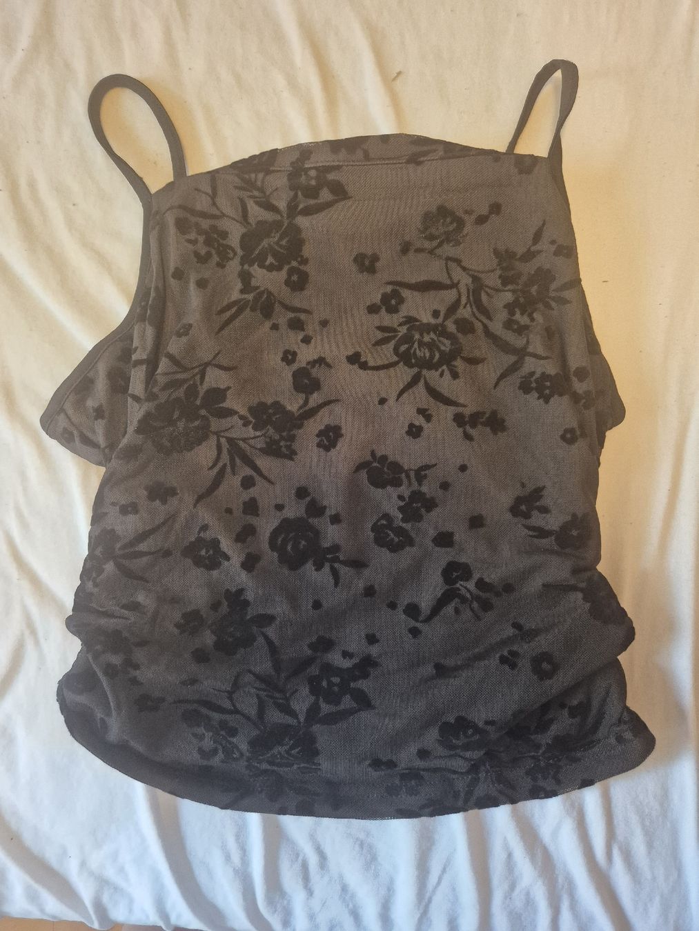 Top: Neuwertiges Sommer Top mit Blumenmuster, Grösse S – Nuovo (secondo la descrizione) da Zofingen venduto da Just_That_Thing 2