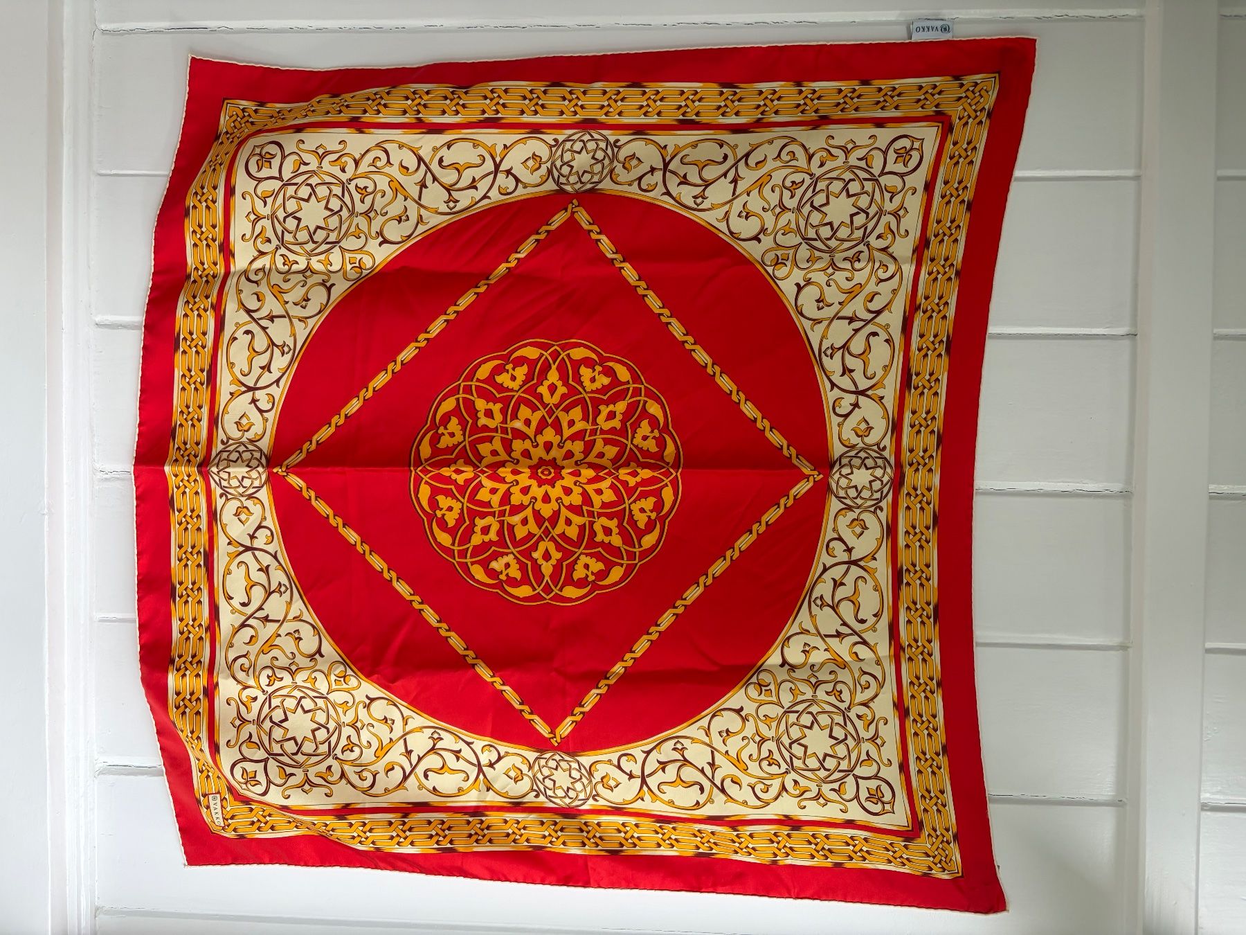 Foulards, Tücher & Schals: VAKKO Silk Scarf 90x90 – Gebraucht aus Winterthur von mapehape