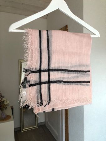 KIOMI Echarpe rose clair et noir avec franges