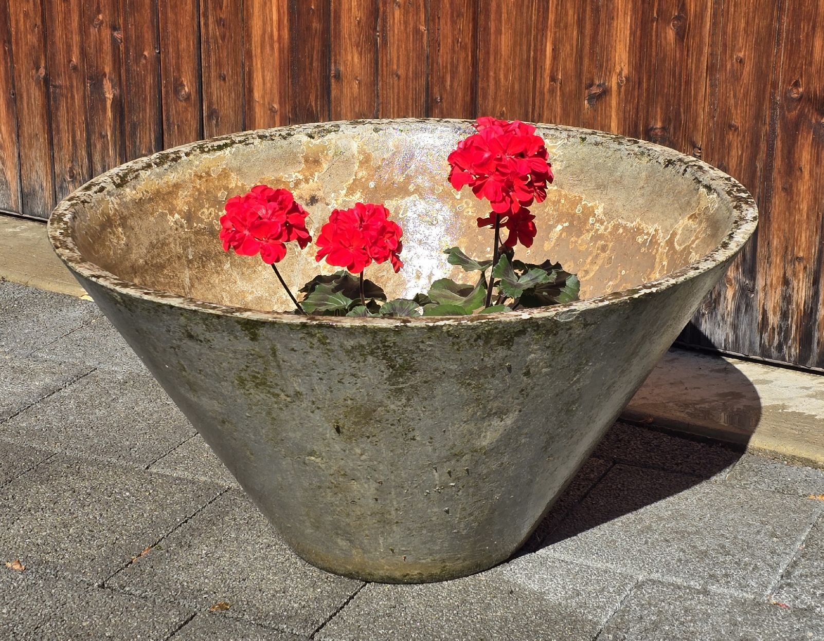 Eternit Vasi per fiori: Grosser Eternitpflanzkübel  71cm Durchm. – Usato da Walkringen venduto da Vanuca 8