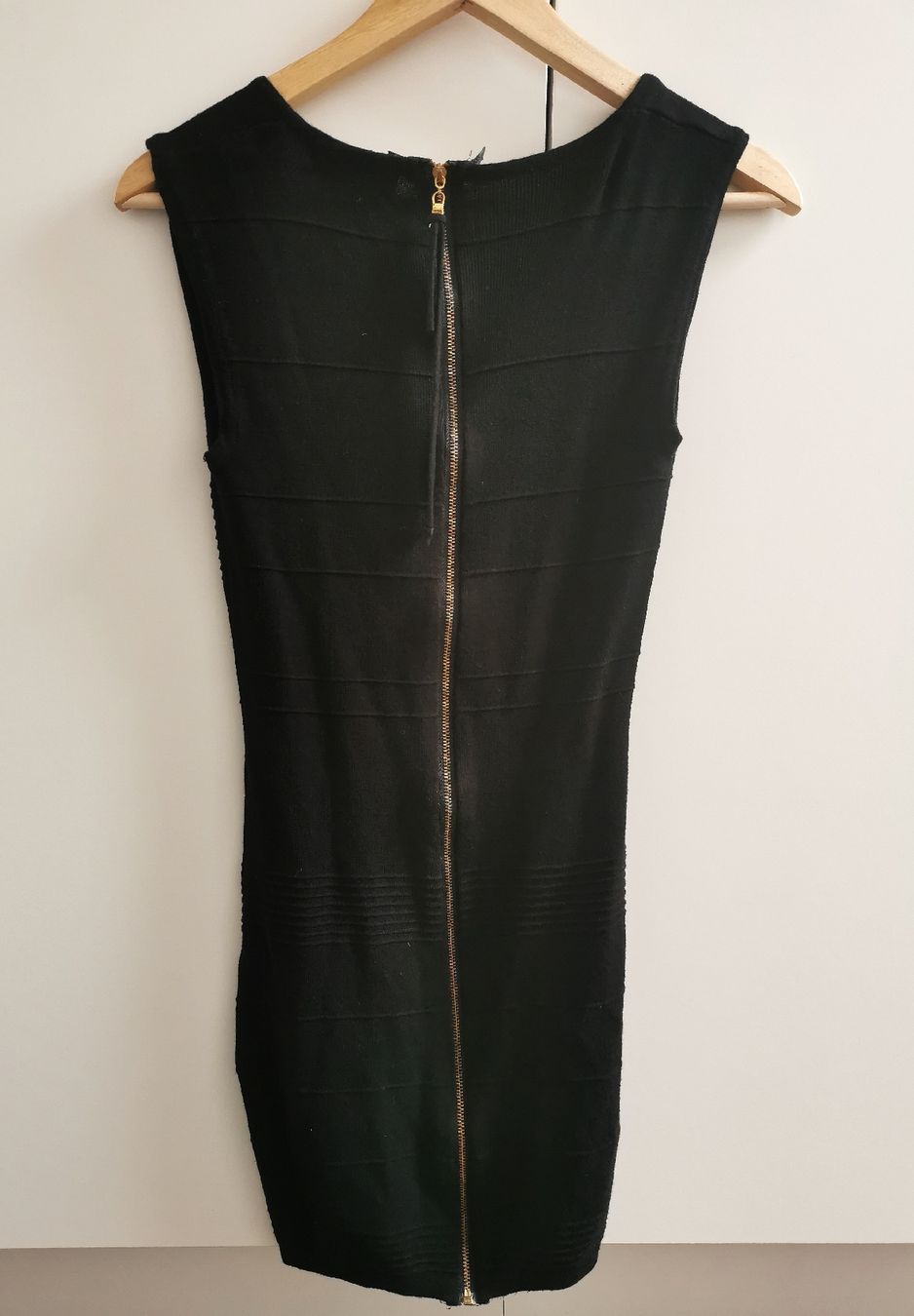 Vestiti: Schwarzes Strickkleid Gr. 34 – Usato da Obergerlafingen venduto da Sigus 3