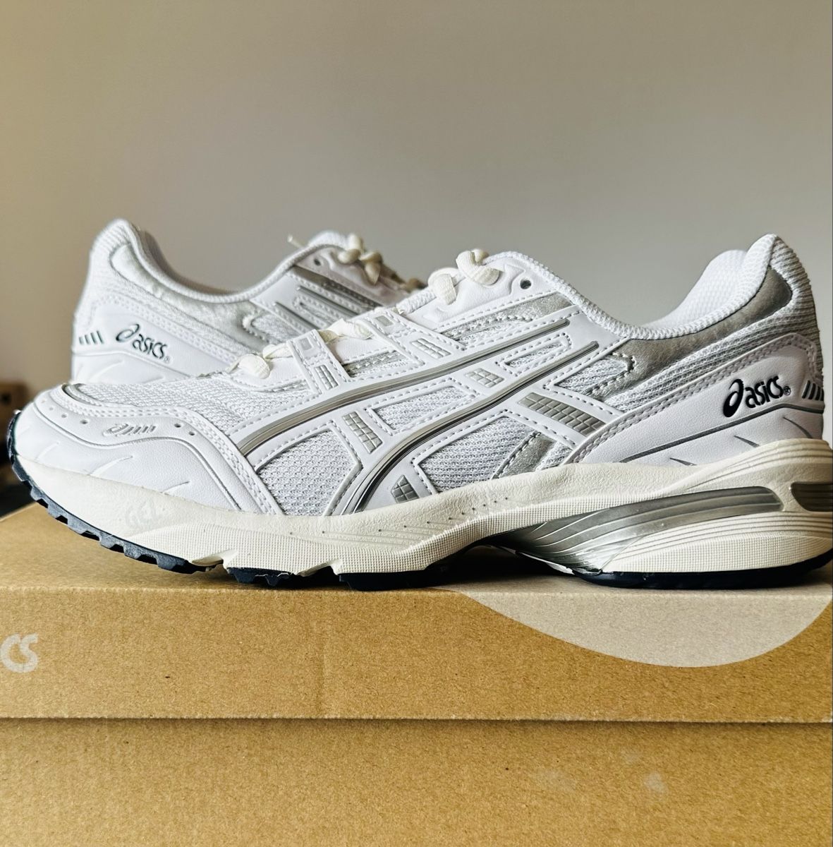 Asics Scarpe da uomo: Asics Gel-1090 White – Nuovo e nell'imballaggio originale da Biel/Bienne venduto da Akwawini 1