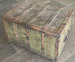 Antik Truhe Kriegskasse