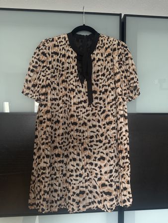 Zara Animalier-Kleid mit Falten, Größe XS